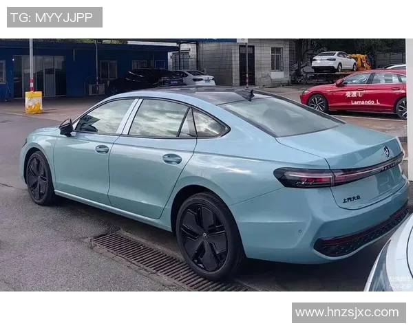 足球明星背面高清图片欣赏与解析展现他们独特的风采与魅力 足球明星背面高清图片欣赏与解析展现他们独特的风采与魅力