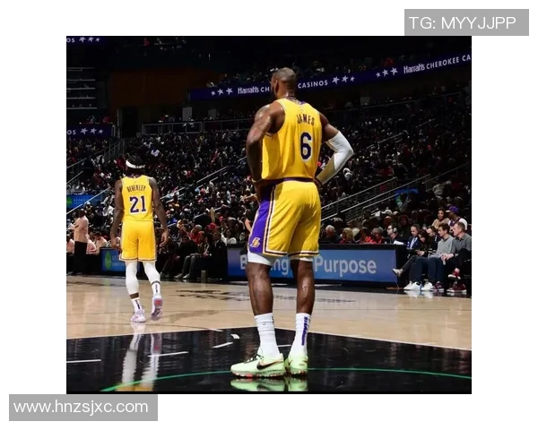 湖人对阵老鹰精彩瞬间回顾与赛场照片分享 湖人对阵老鹰精彩瞬间回顾与赛场照片分享